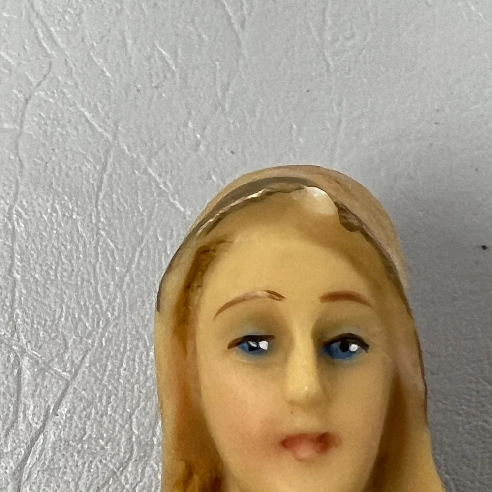 Vintage Virgin Mary Figurine Nativity Creche Hand Painted in Italy 7‎ inch